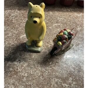 Disney Ceramic Winnie The Pooh &‎ Wheelbarrow of Fruit Salt and Pepper Set Pots